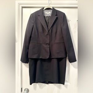 Kasper Women's Black Suit size 16